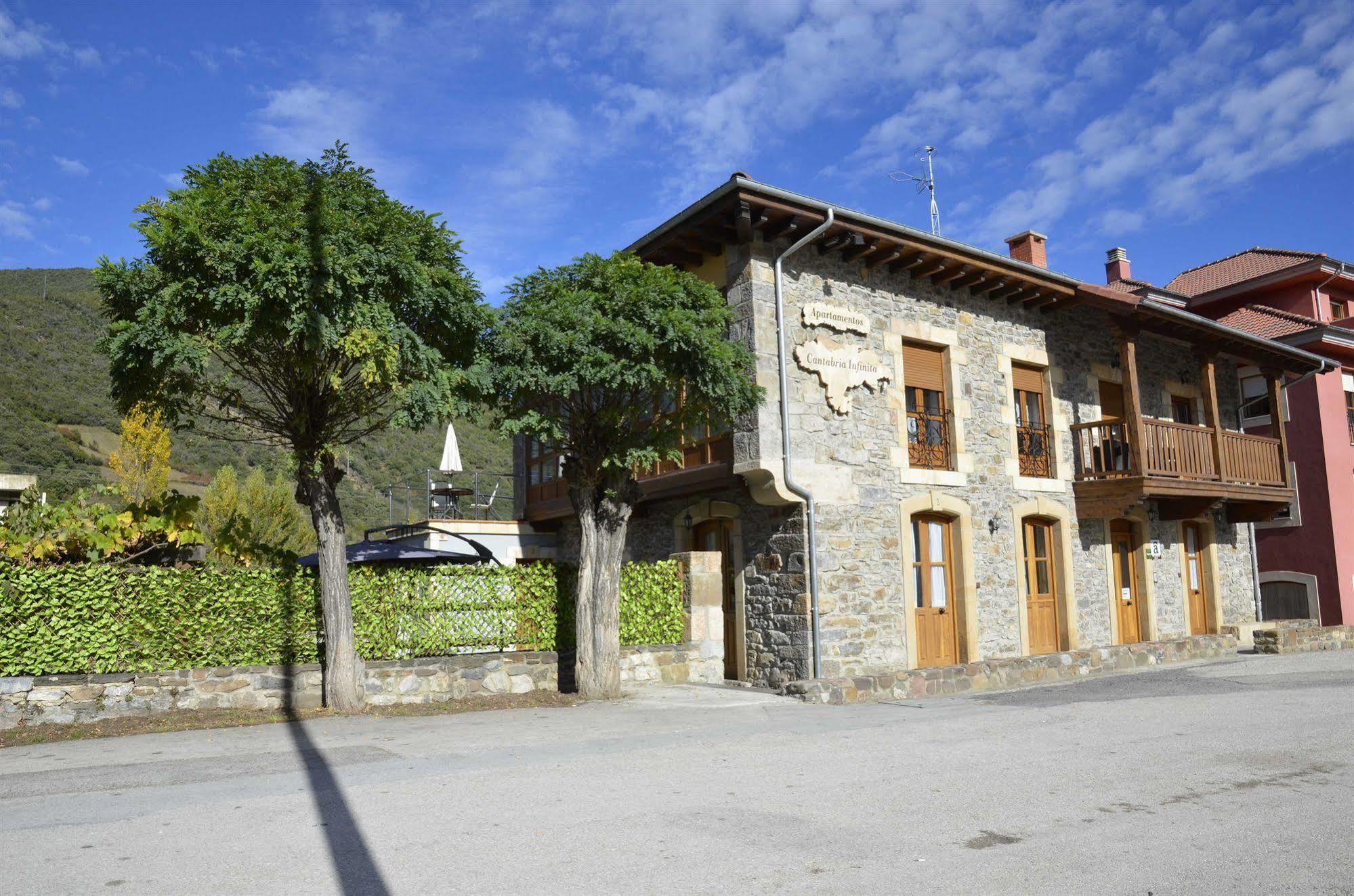 Apartamentos Spa Cantabria Infinita Cillorigo de Liebana Eksteriør bilde